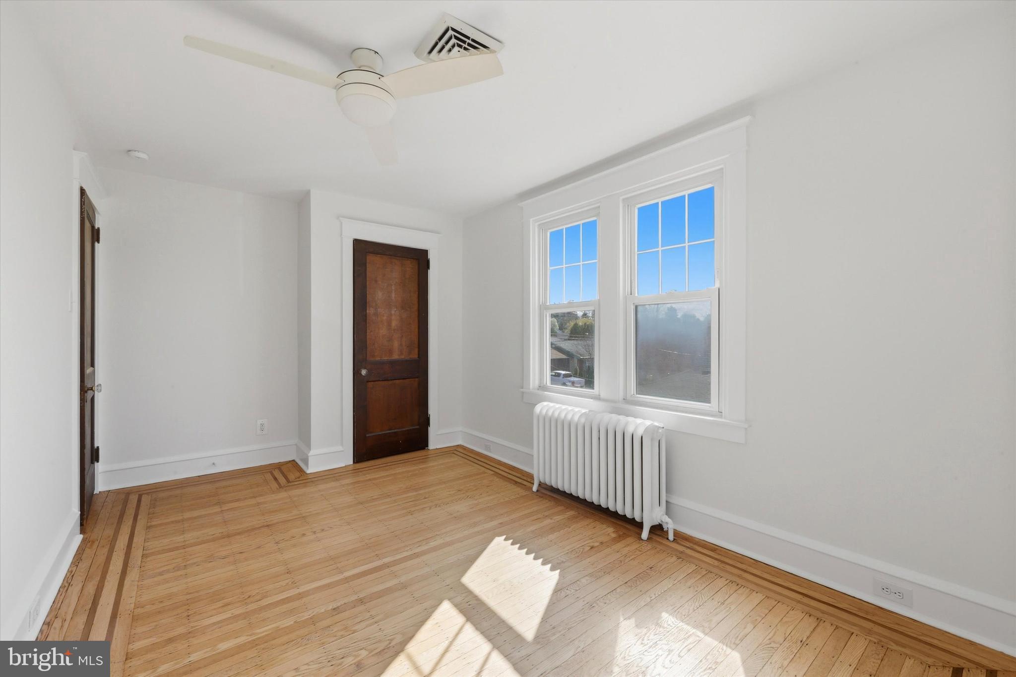 7864 BEVERLY BOULEVARD