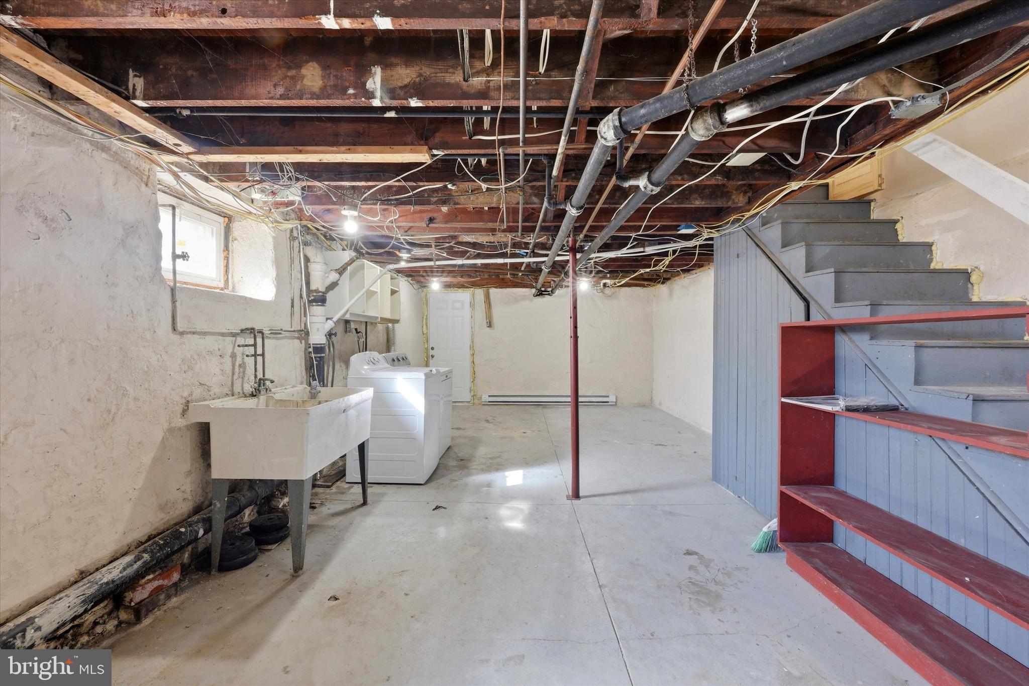 7864 BEVERLY BOULEVARD