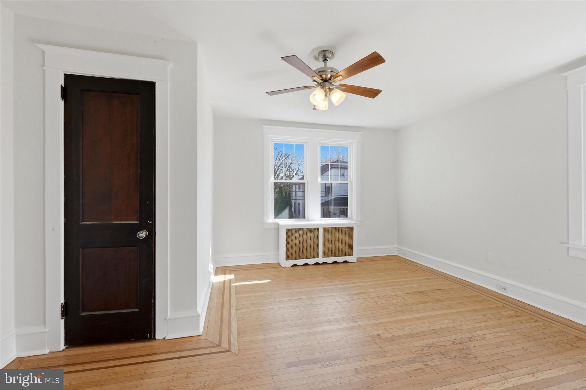 7864 BEVERLY BOULEVARD