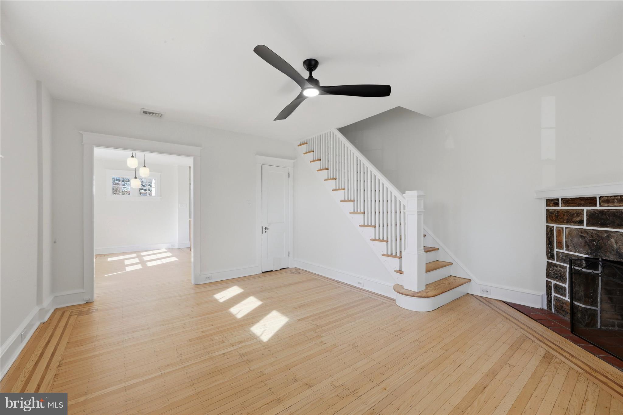 7864 BEVERLY BOULEVARD