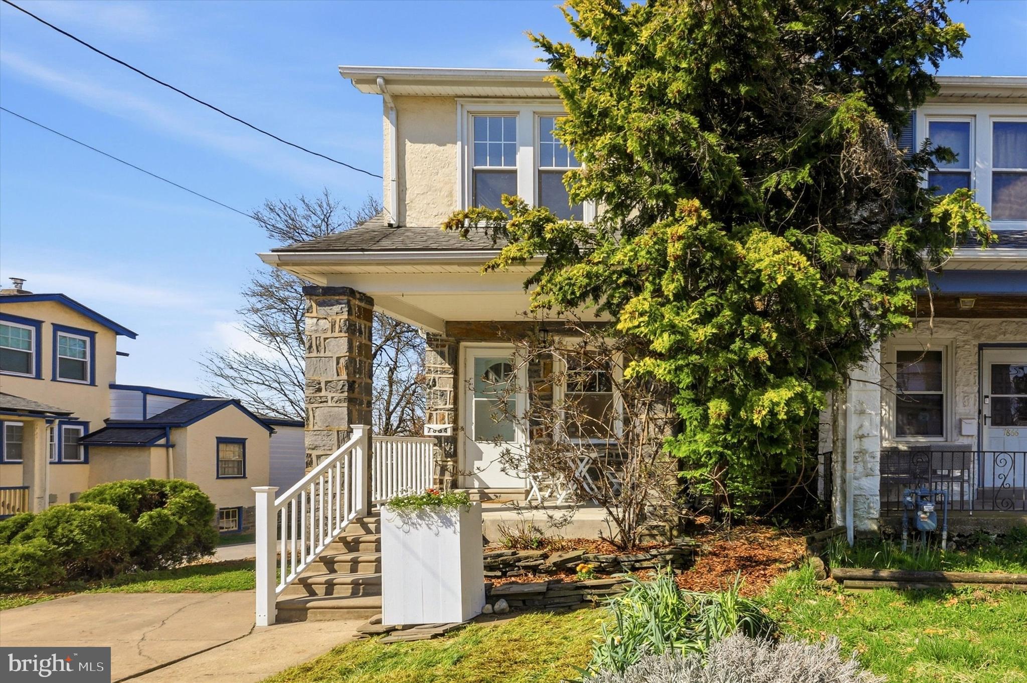 7864 BEVERLY BOULEVARD