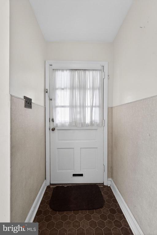 230 WINDSOR AVENUE