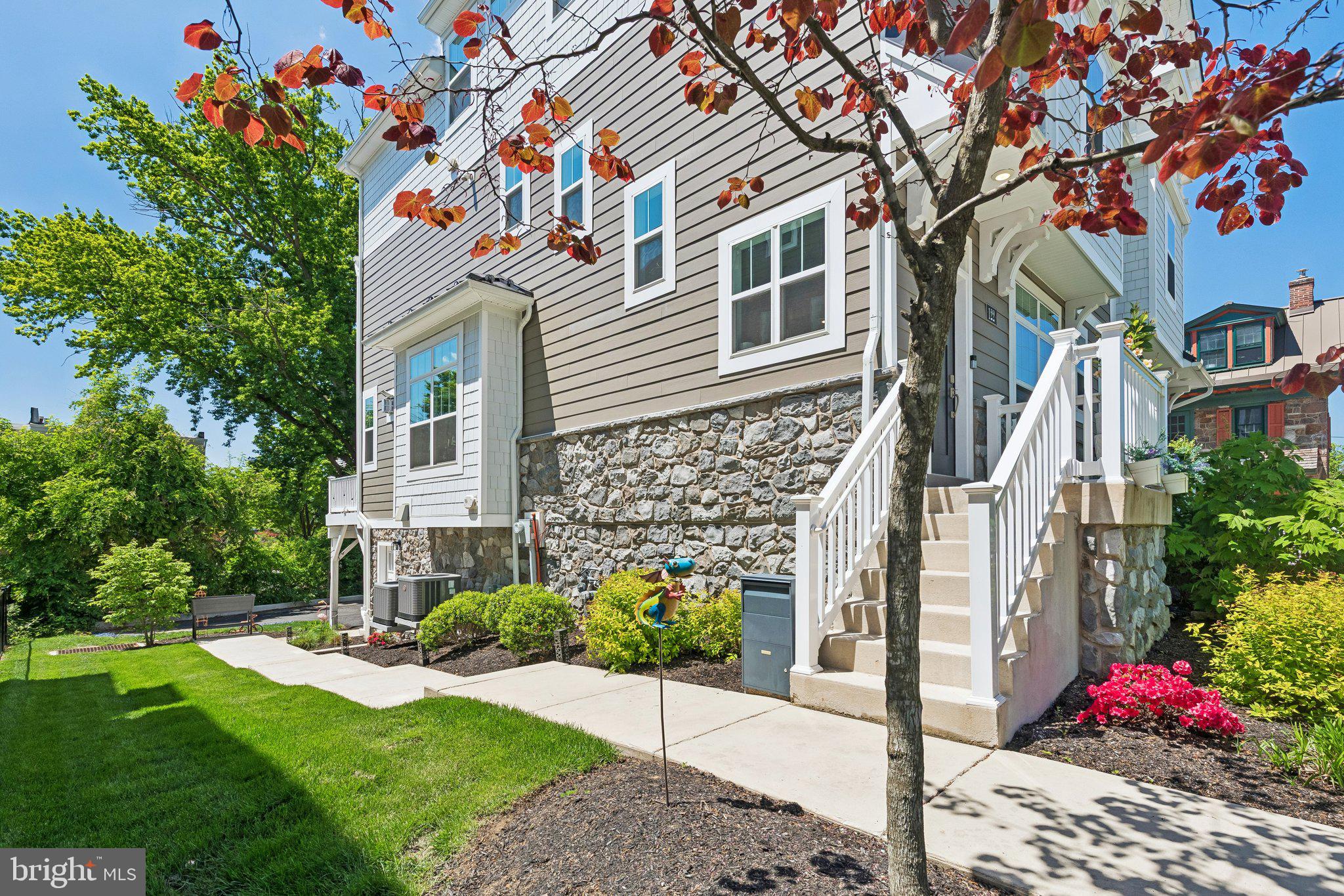 122 N PROVIDENCE ROAD
