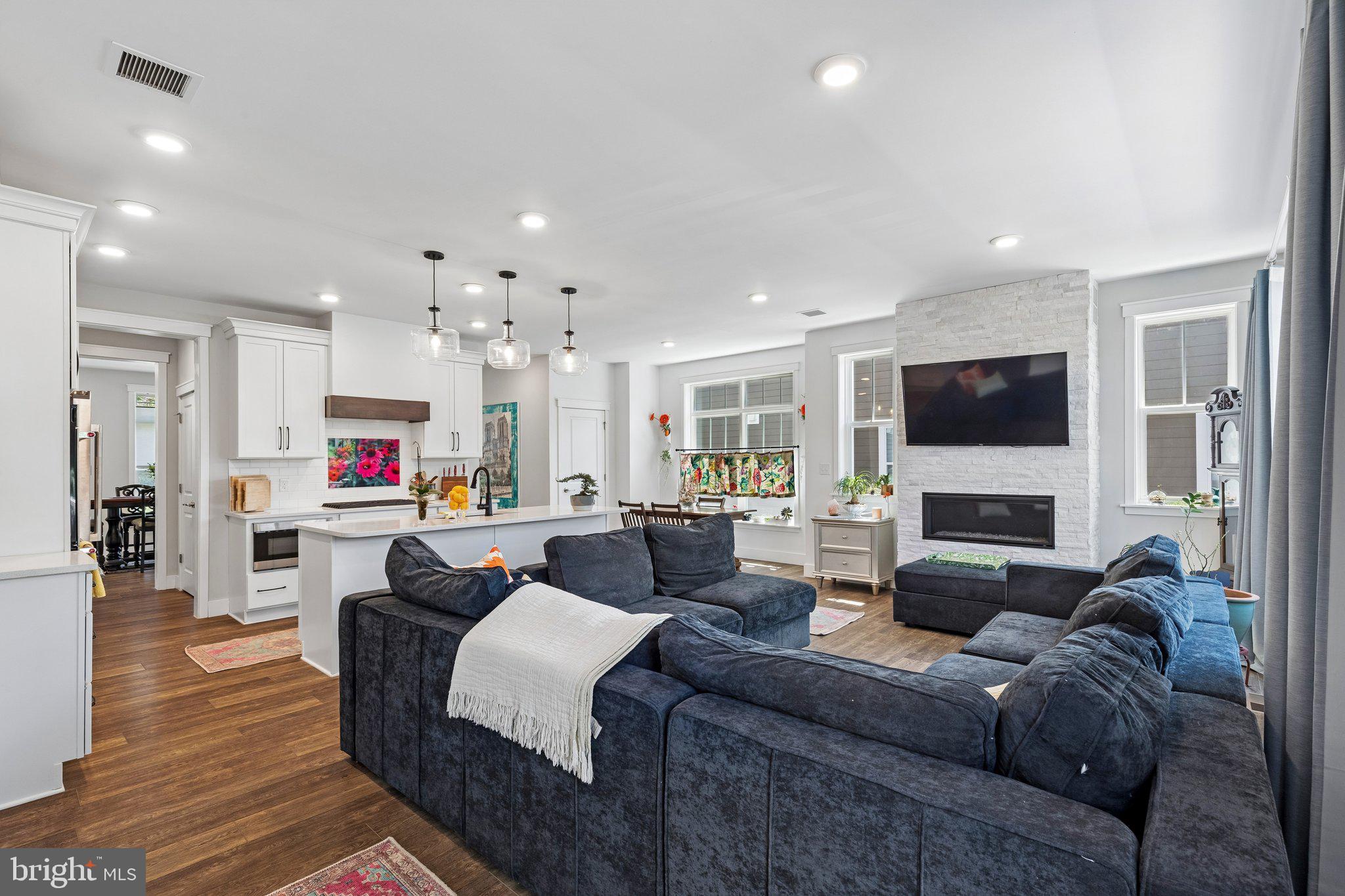 122 N PROVIDENCE ROAD