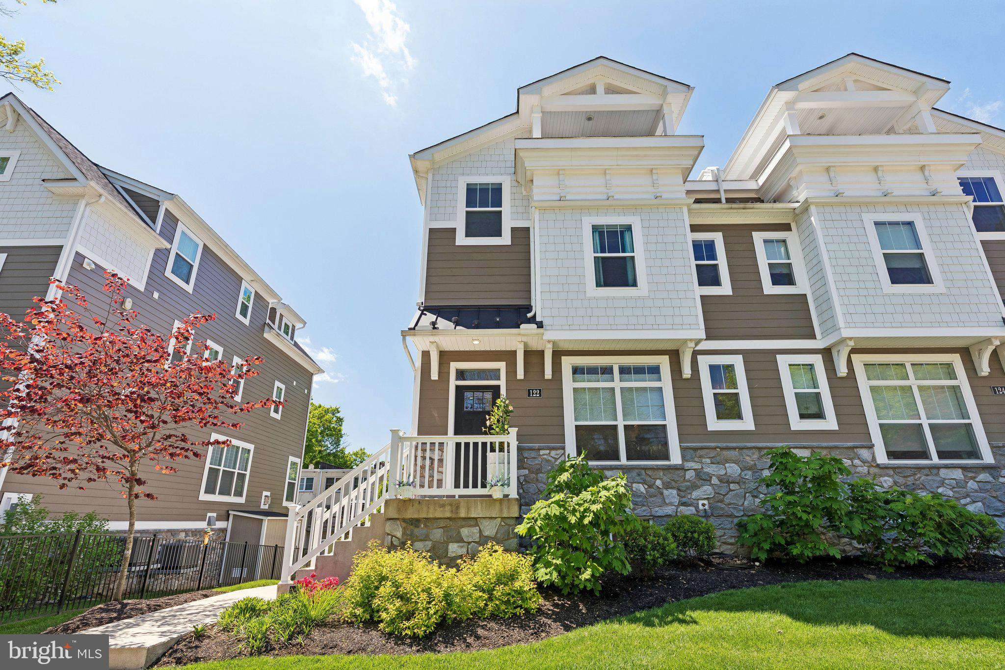 122 N PROVIDENCE ROAD