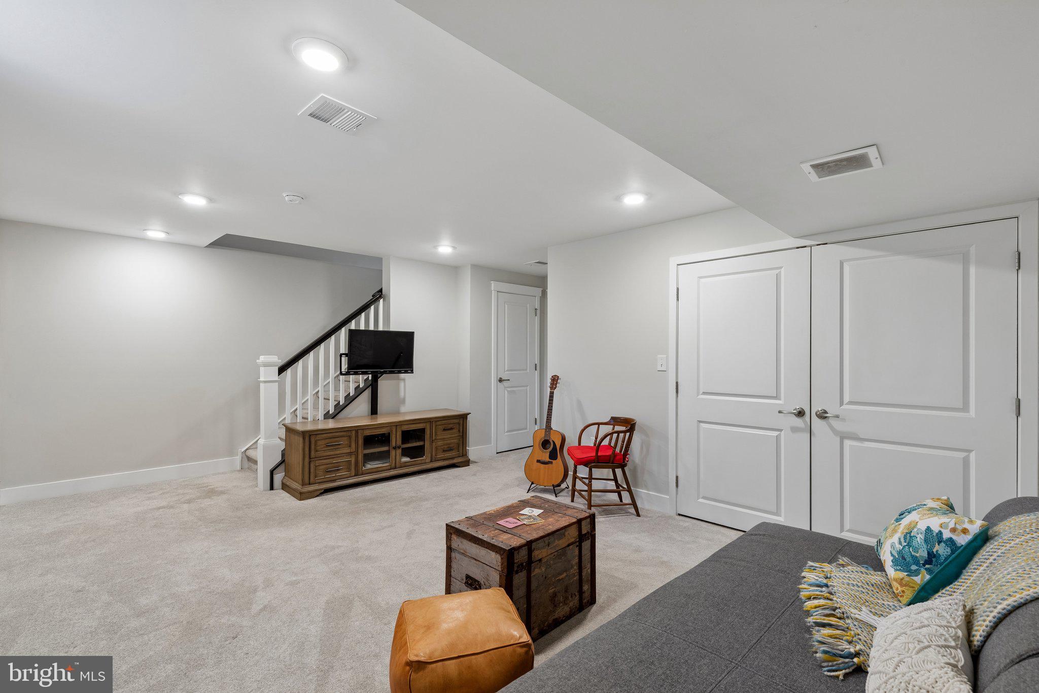 122 N PROVIDENCE ROAD
