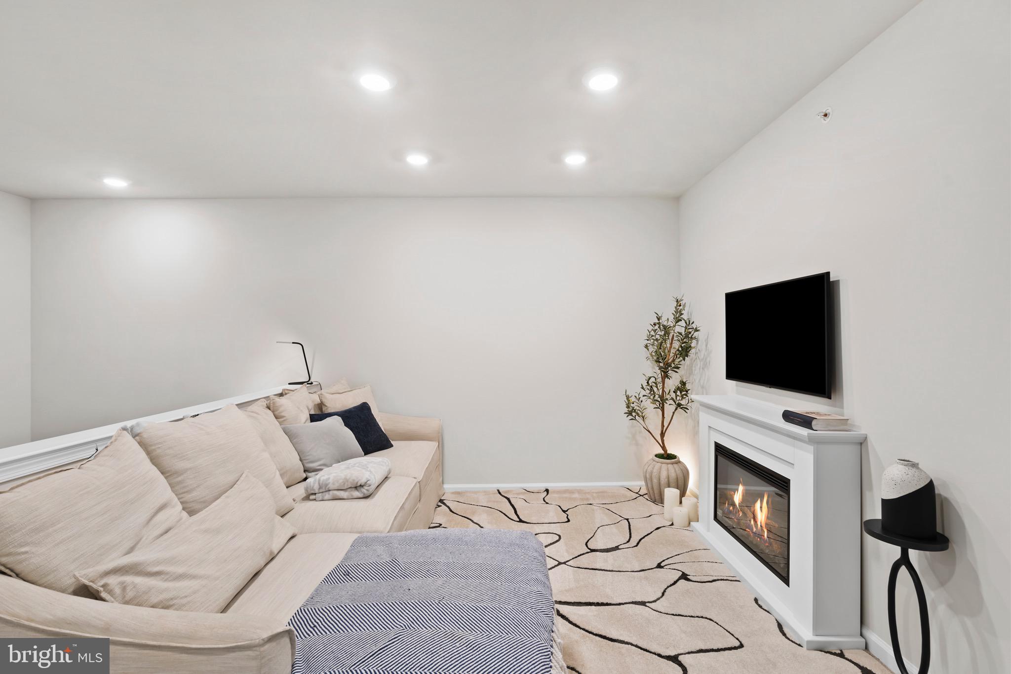 50 ROSE HILL WAY