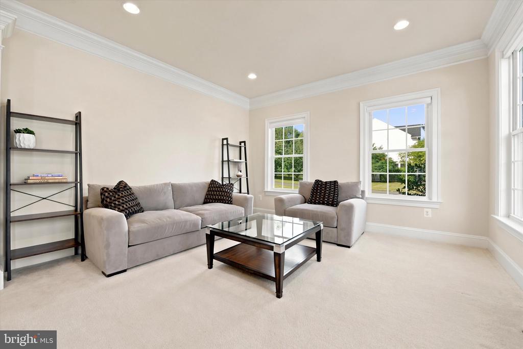 4 JAMES GETTY LANE