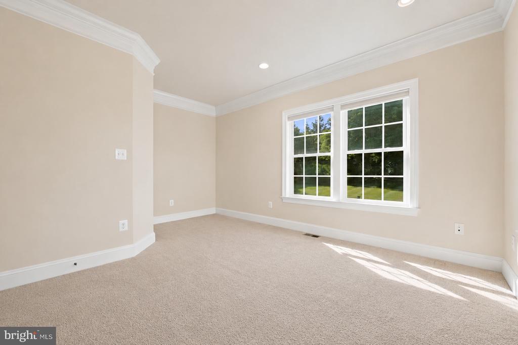 4 JAMES GETTY LANE