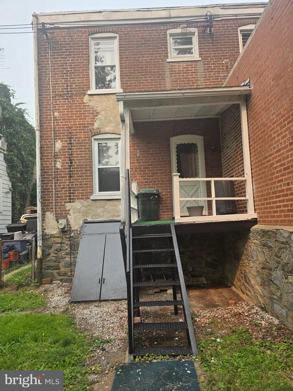 2439 MADISON STREET