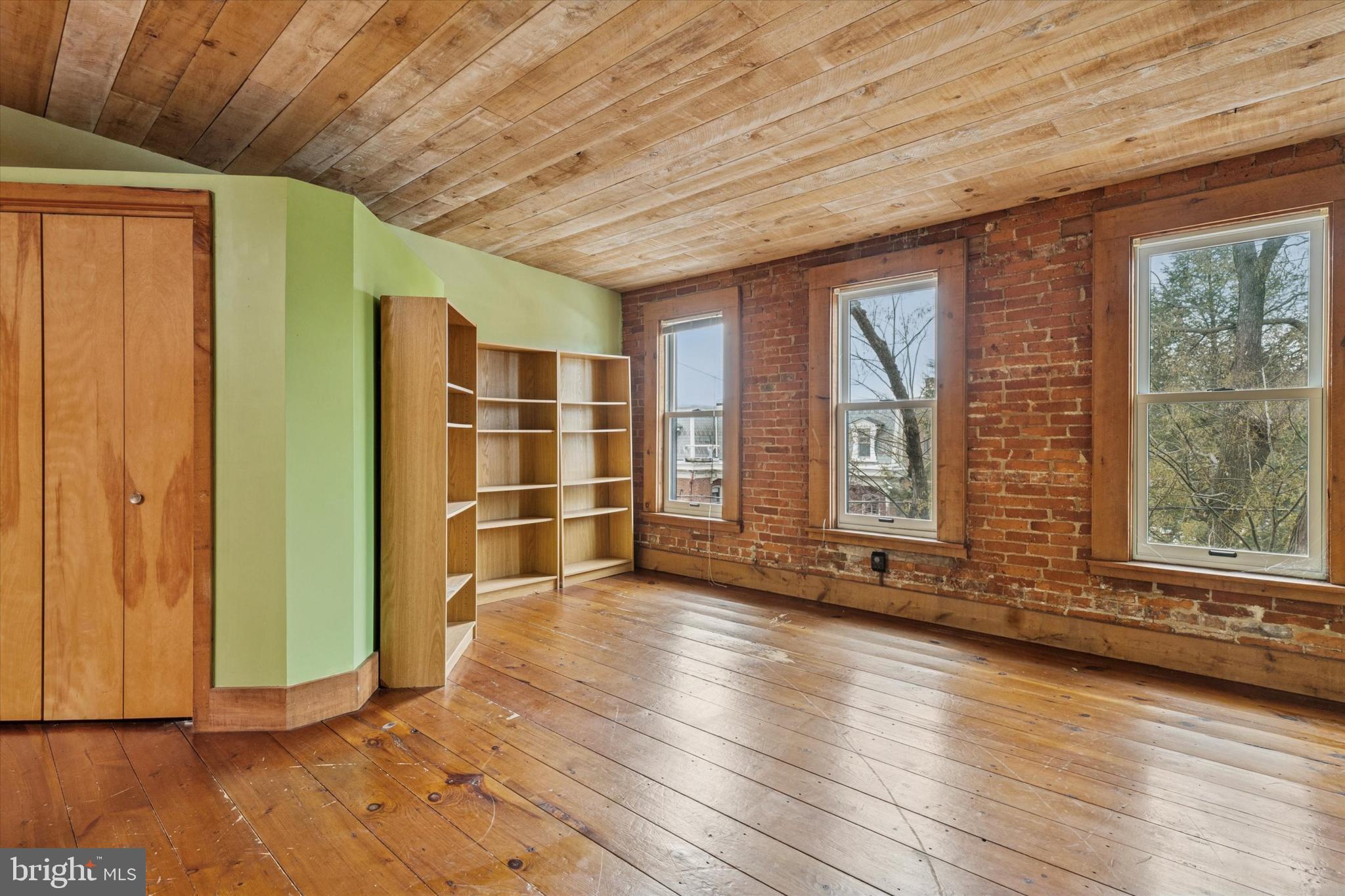 409 LANCASTER AVENUE