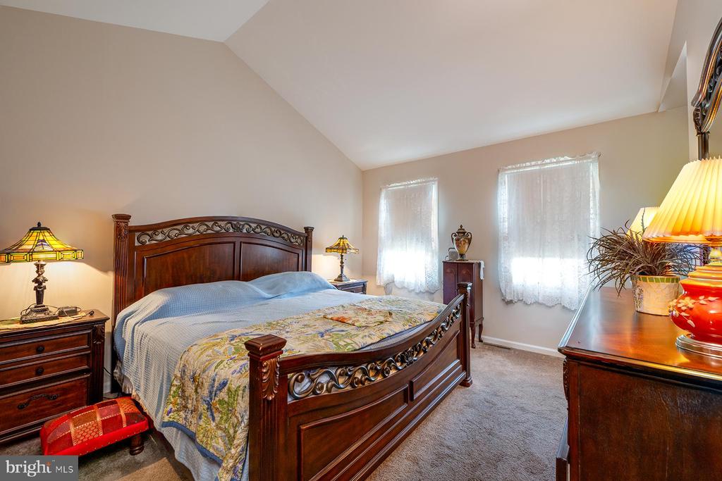 1743 BETZ FARM