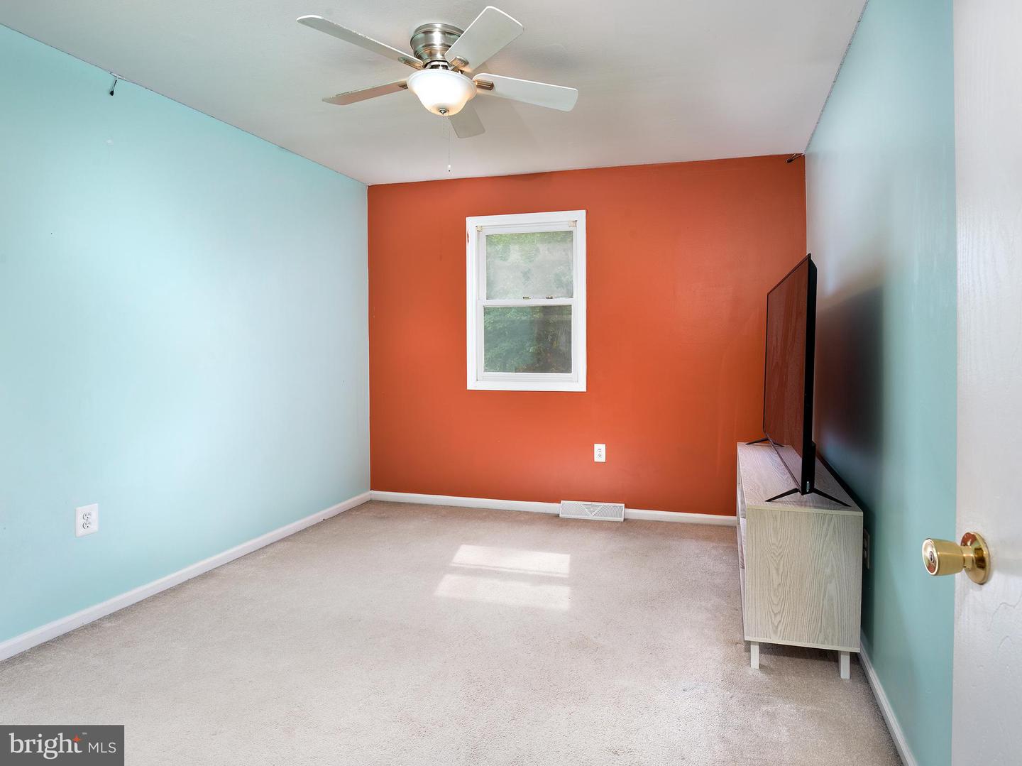 937 Dogwood Ln