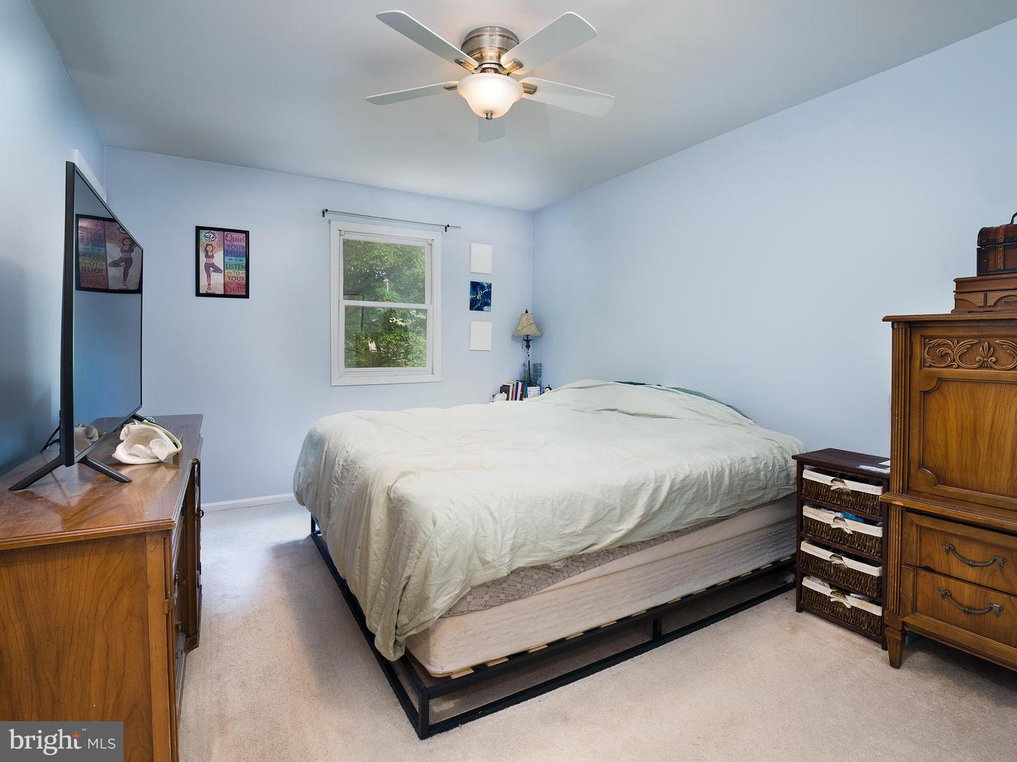 937 Dogwood Ln