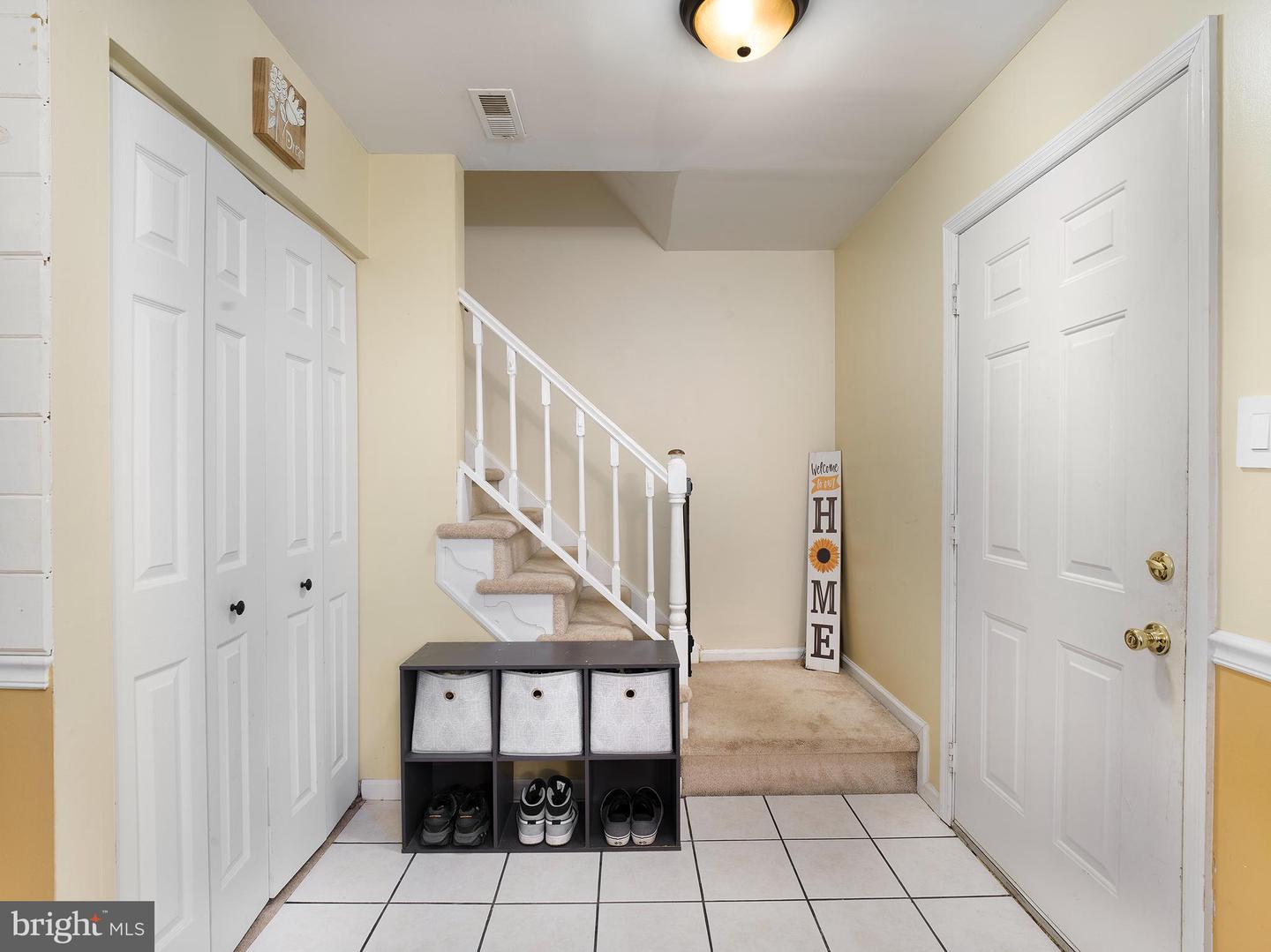 937 Dogwood Ln