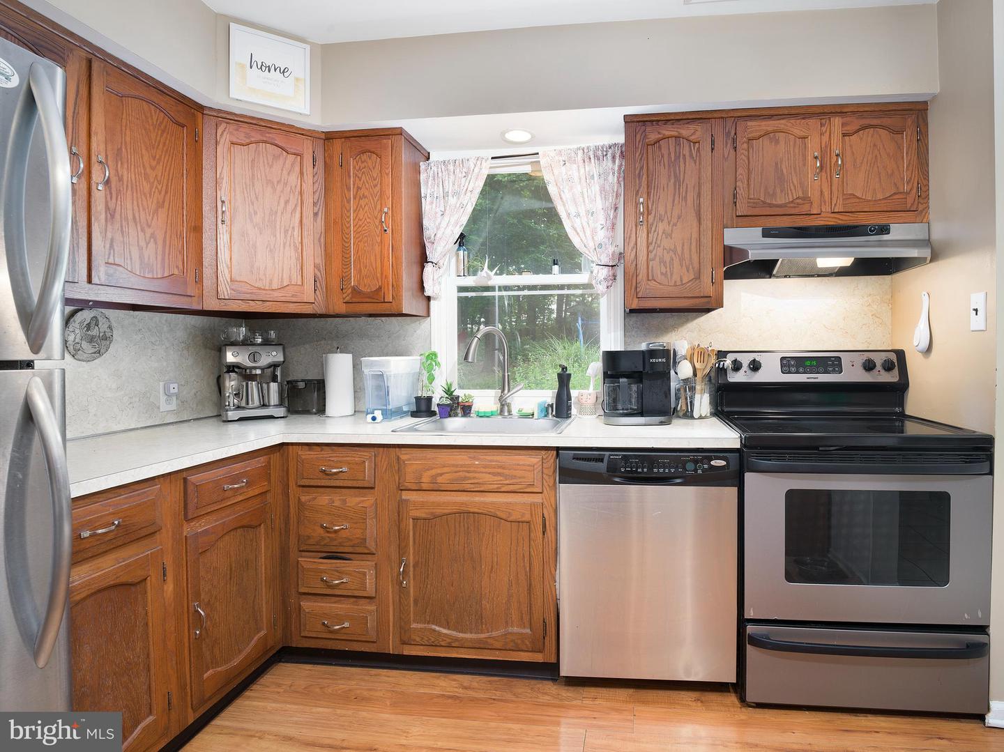 937 Dogwood Ln