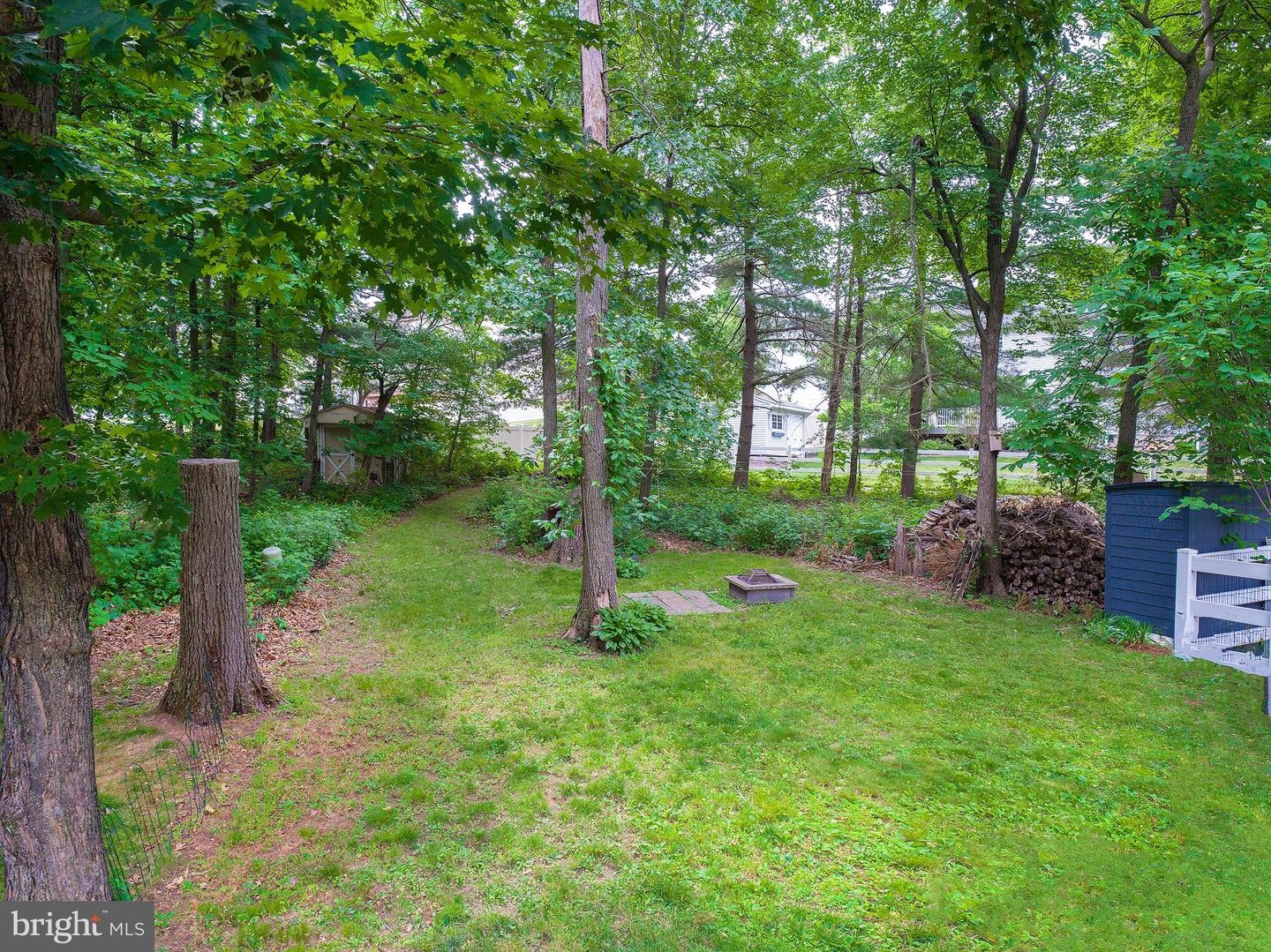 937 Dogwood Ln