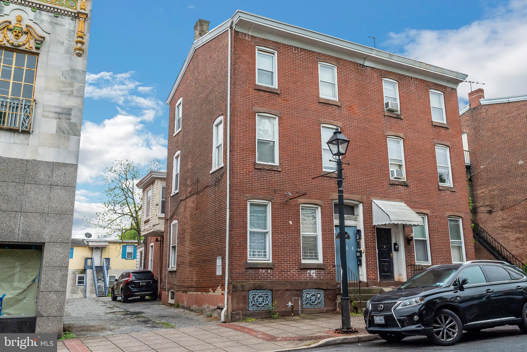 708 W Marshall St