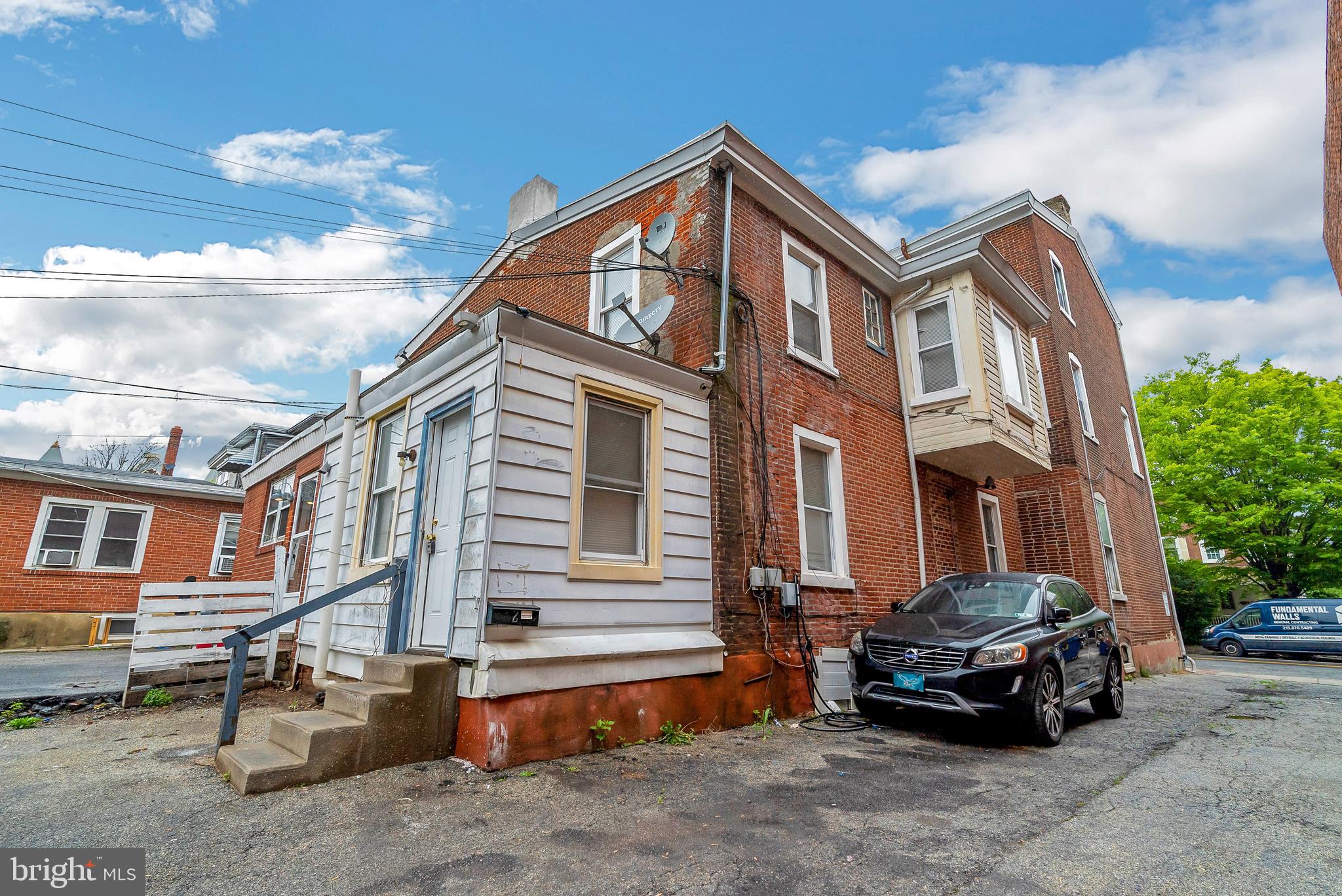 708 W Marshall St
