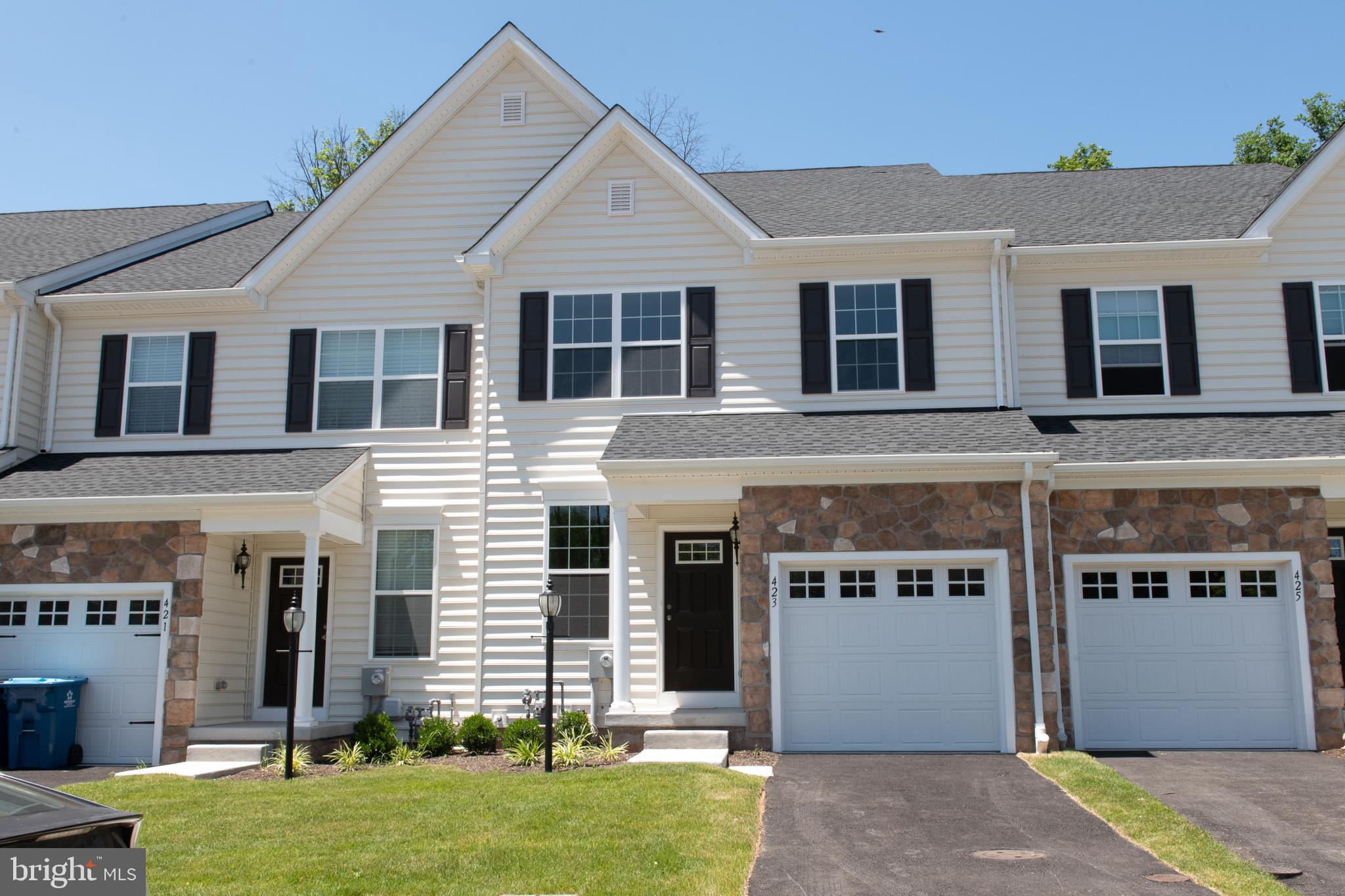 423 Sweet Bay Ln