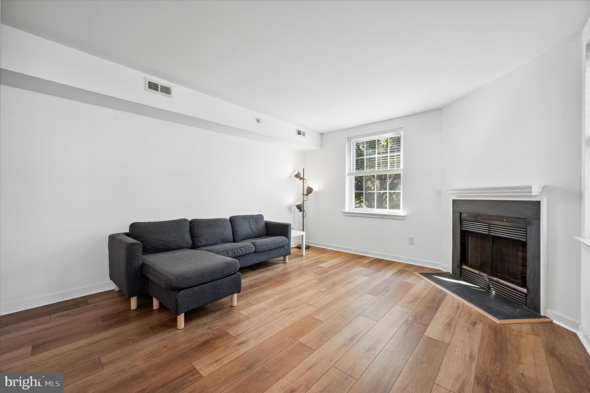 104 Woodside Rd #C-202