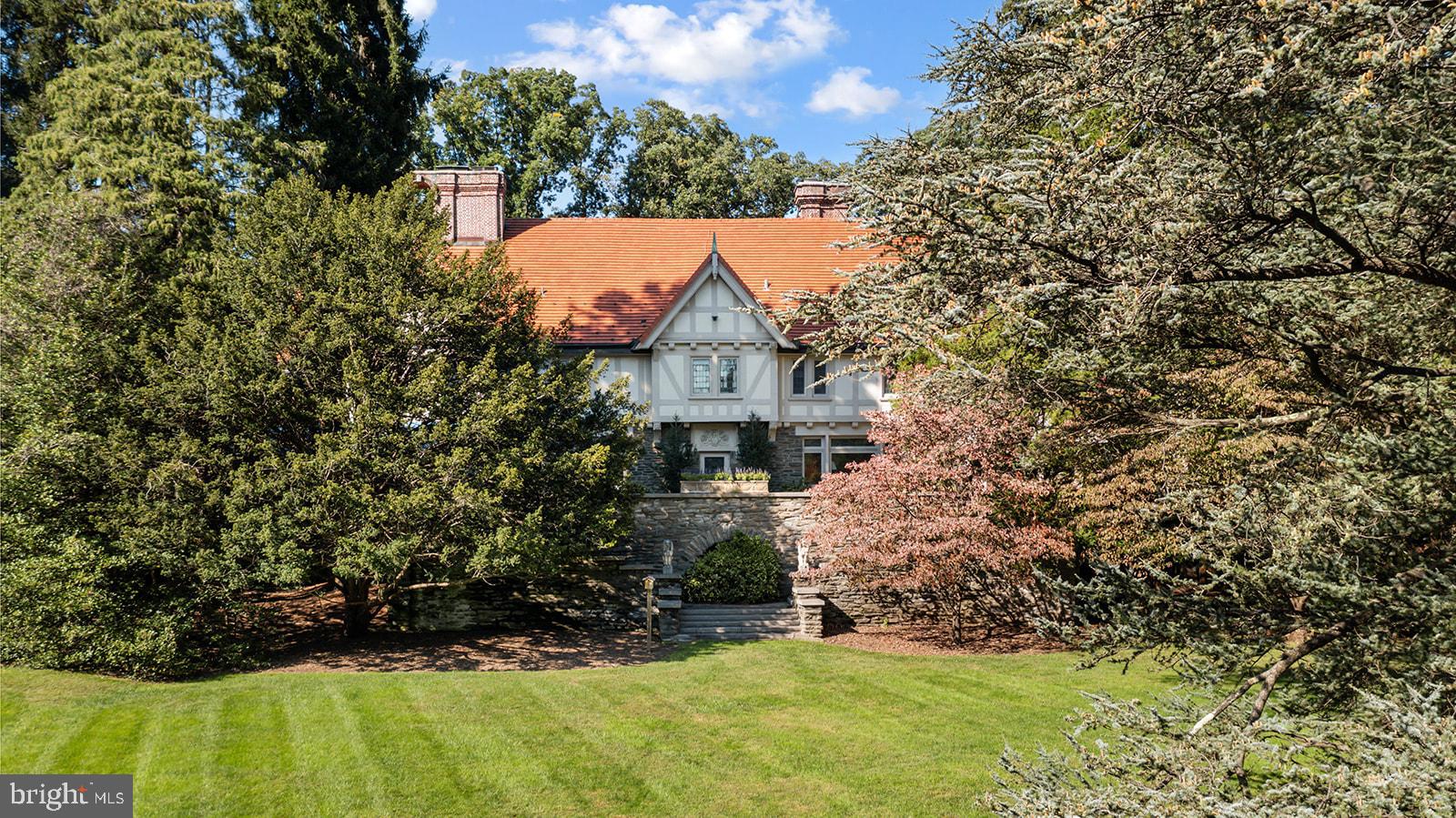 1717 Woodland Rd