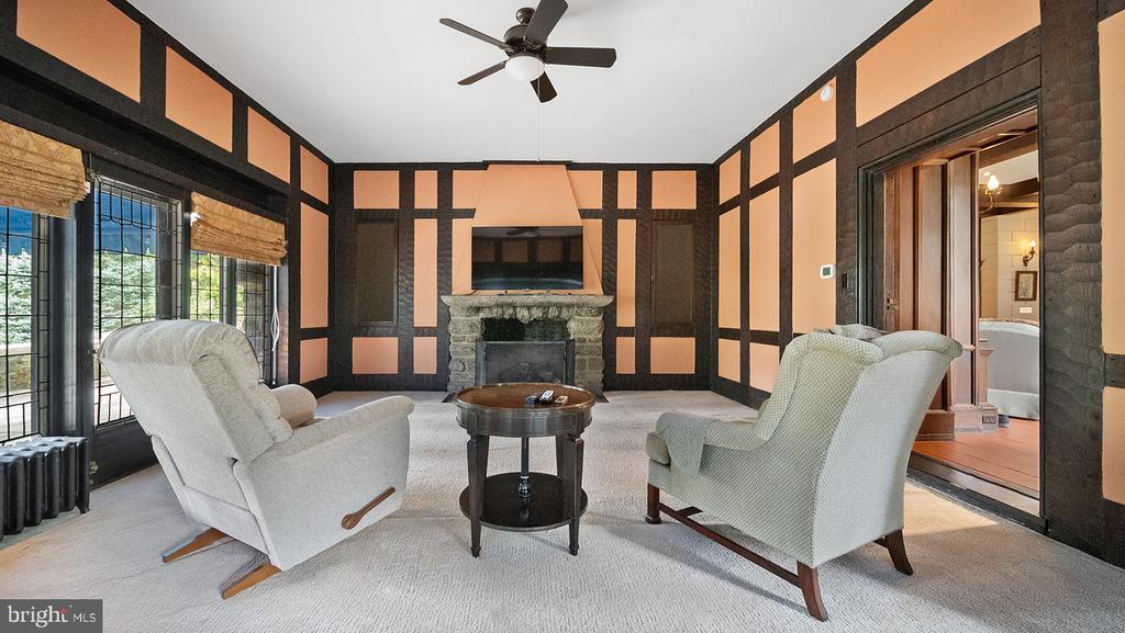 1717 Woodland Rd