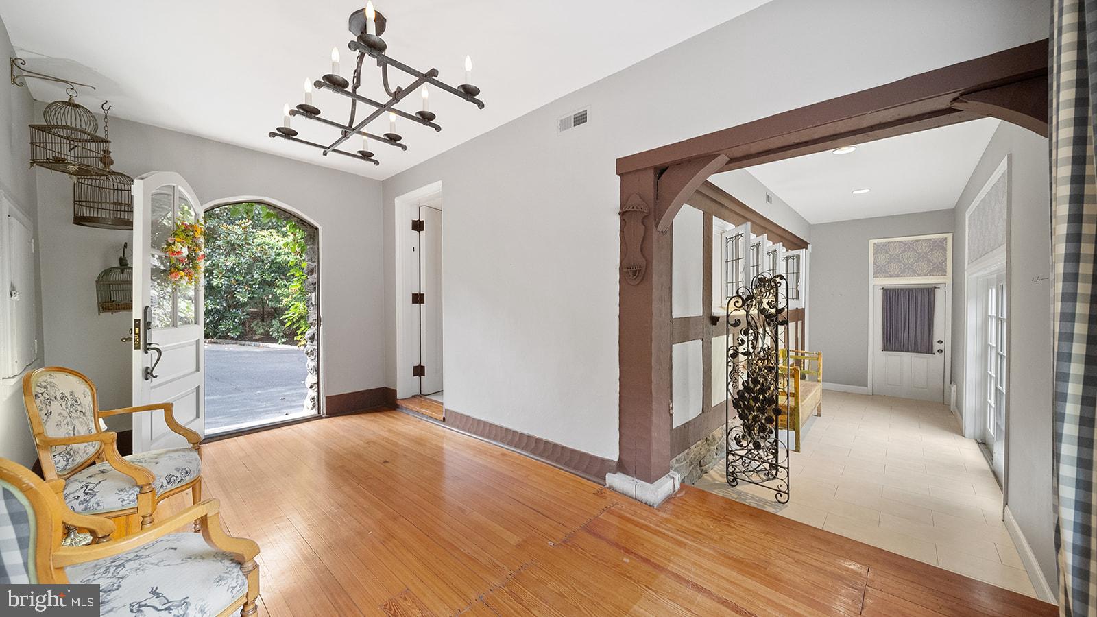 1717 Woodland Rd
