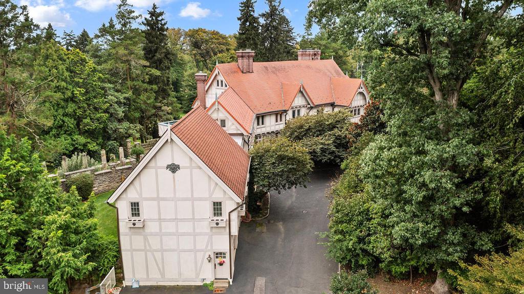 1717 Woodland Rd