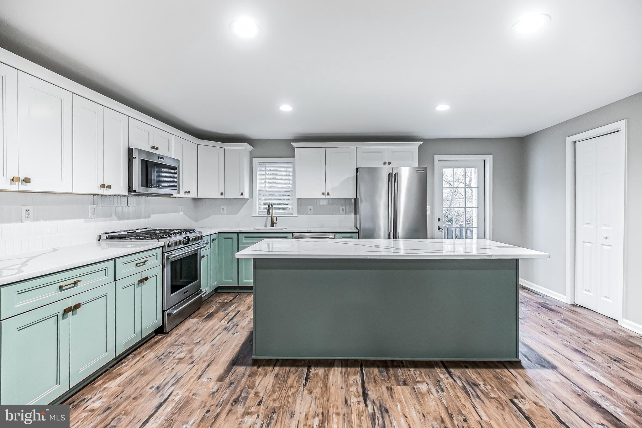 203 FORD ST
