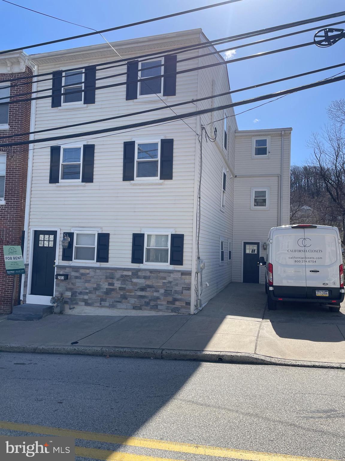 203 FORD ST