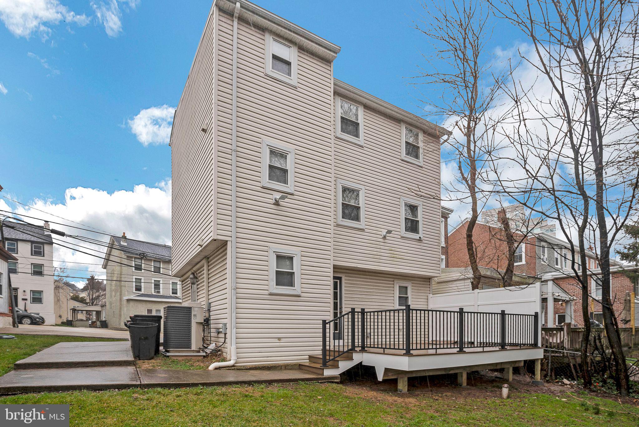 203 FORD ST