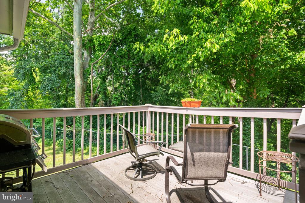 8121 Hammond Rd