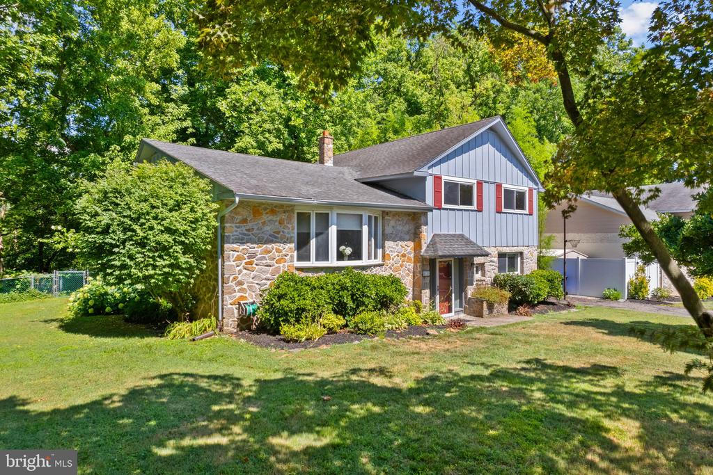 8121 Hammond Rd