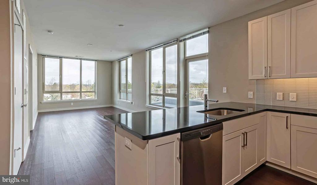 24 CRICKET AVENUE #1B-511