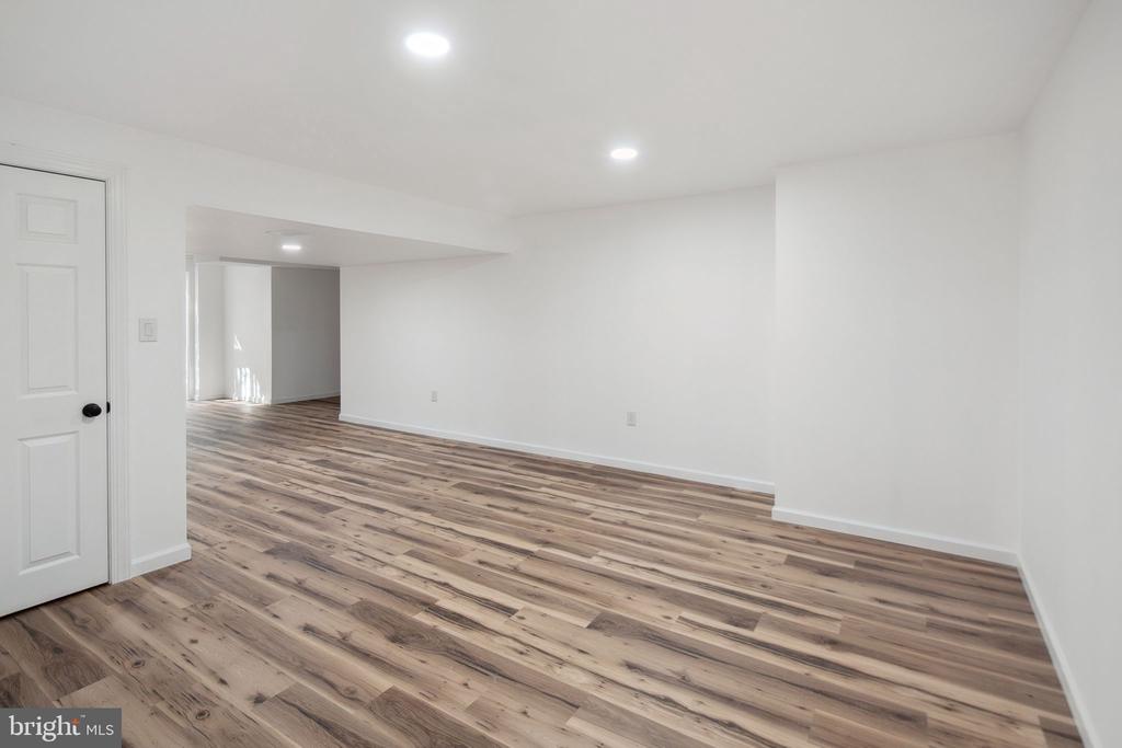 215 Cypress Ln