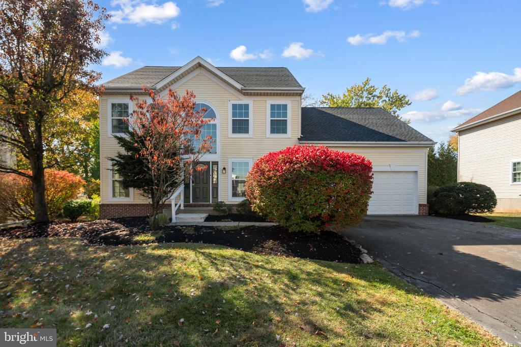 215 Cypress Ln