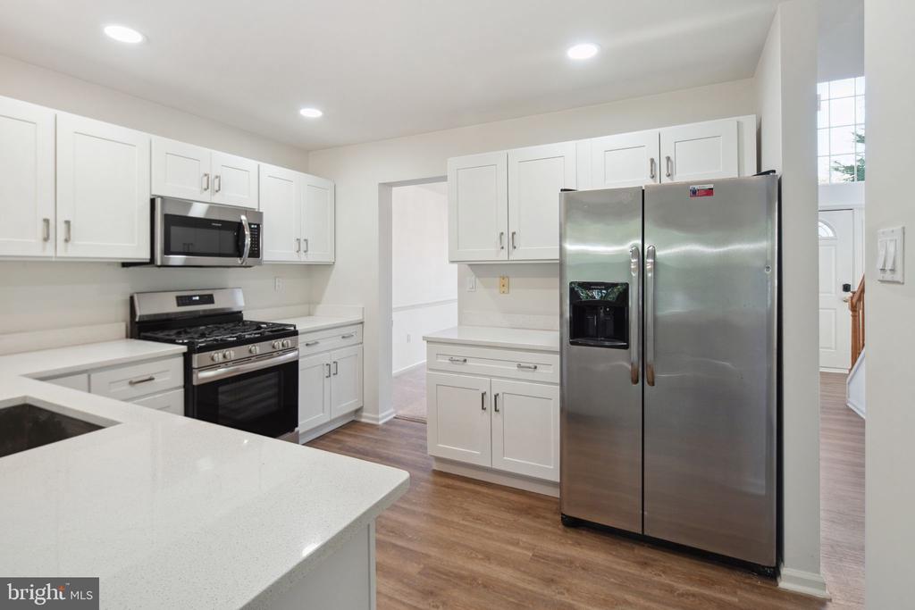 215 Cypress Ln