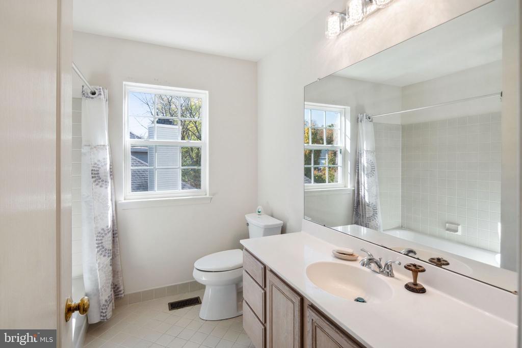 215 Cypress Ln