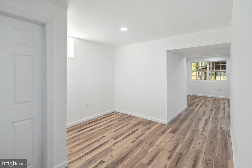 215 Cypress Ln