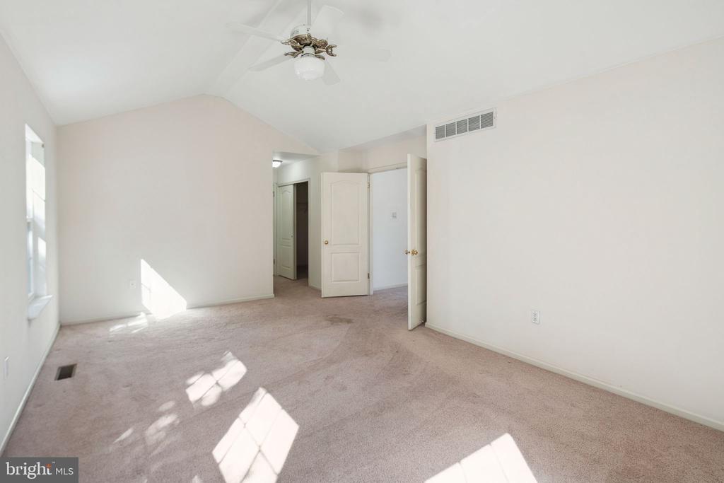 215 Cypress Ln