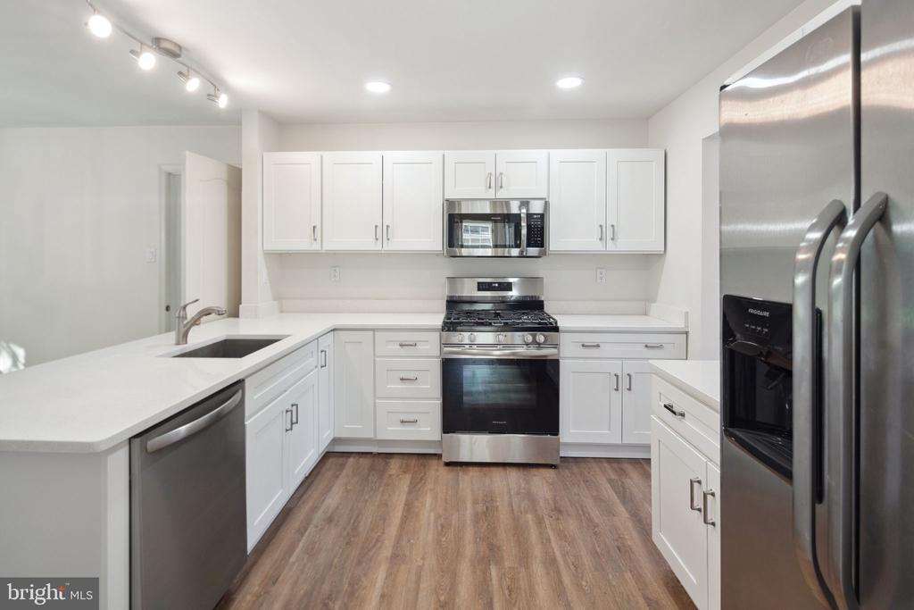 215 Cypress Ln