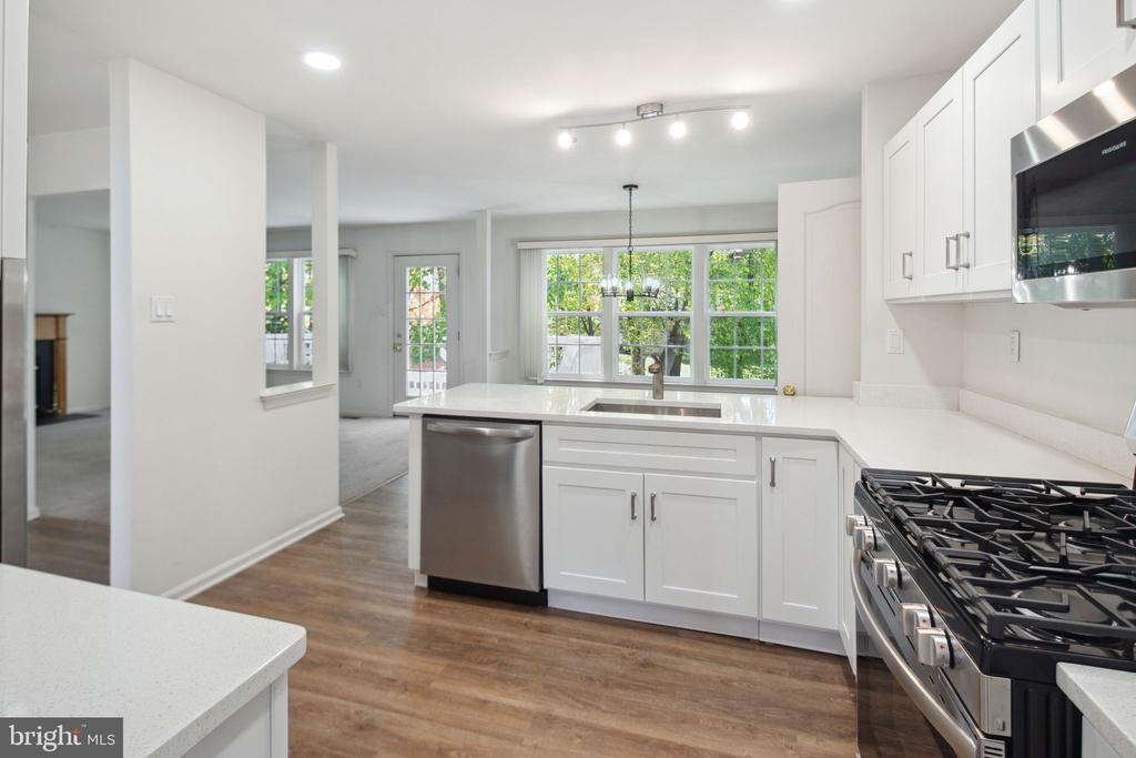 215 Cypress Ln