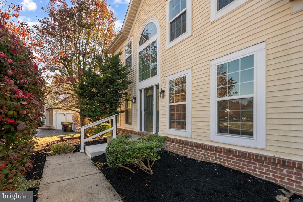 215 Cypress Ln