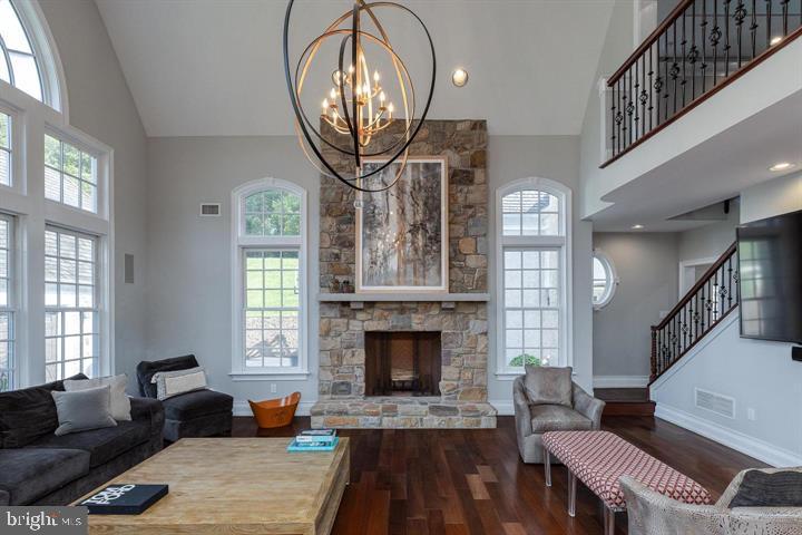 1300 Valley Rd