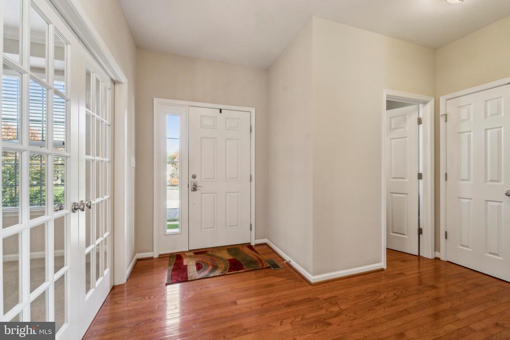 957 Ivy Ln