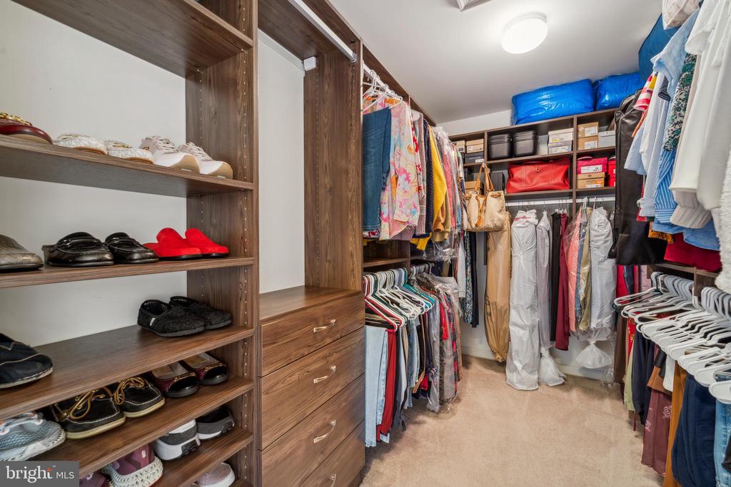 957 Ivy Ln
