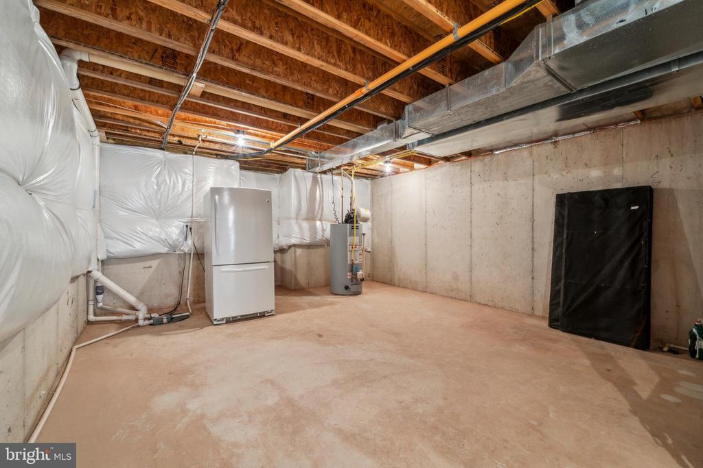 957 Ivy Ln