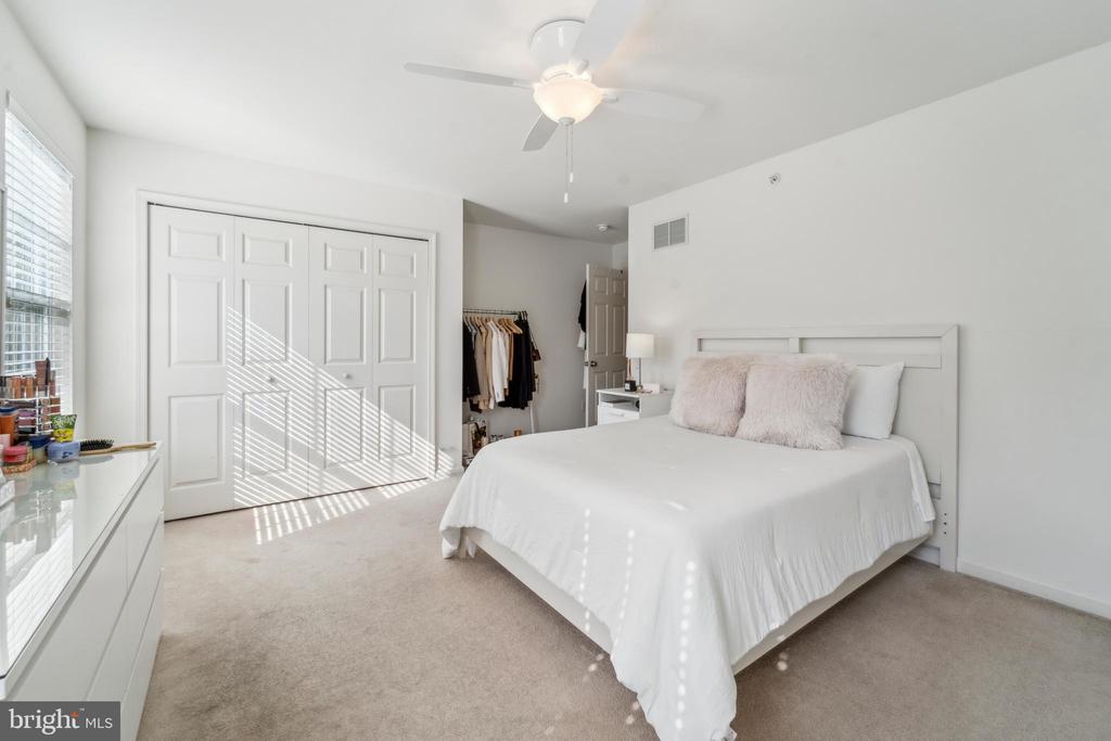 957 Ivy Ln