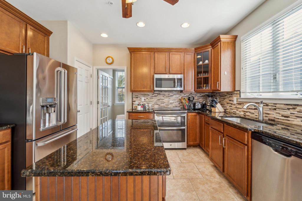 957 Ivy Ln
